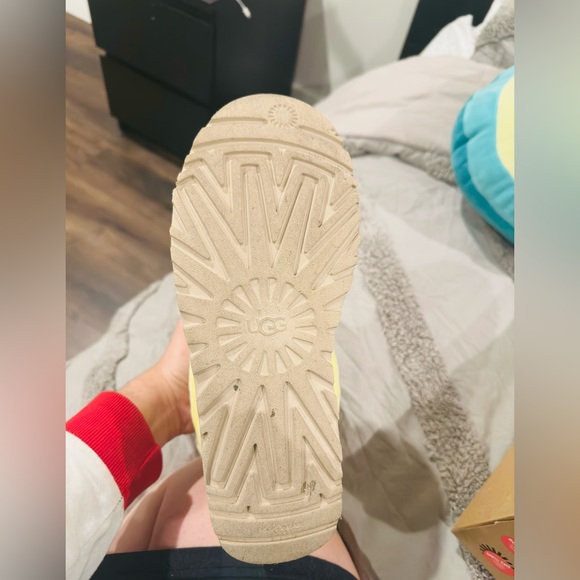 Ugg - Picture 6 of 7